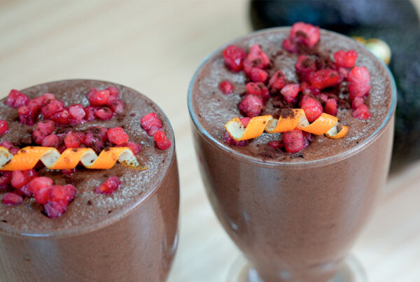 Mousse chocolate con aquafaba y aguacate